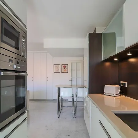 Apt Lumineux Avec Terrasse A 5' Du Centre