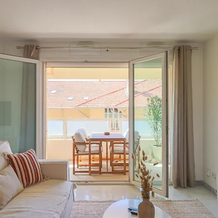 Lumineux Avec Terrasse A 5' Du Centre شقة