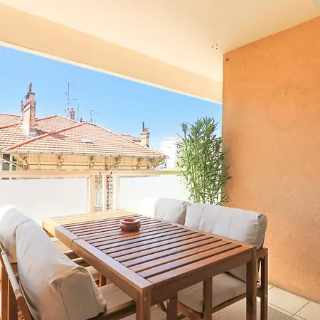 شقة Lumineux Avec Terrasse A 5' Du Centre