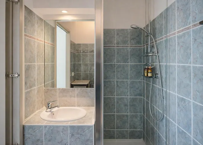 Lumineux Avec Terrasse A 5' Du Centre