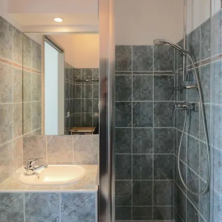 Apt Lumineux Avec Terrasse A 5' Du Centre דירה *