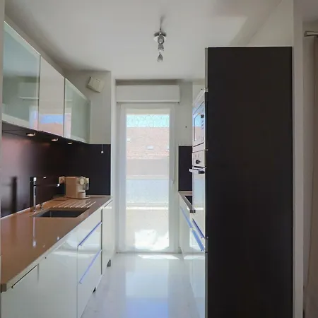 Apt Lumineux Avec Terrasse A 5' Du Centre קאן