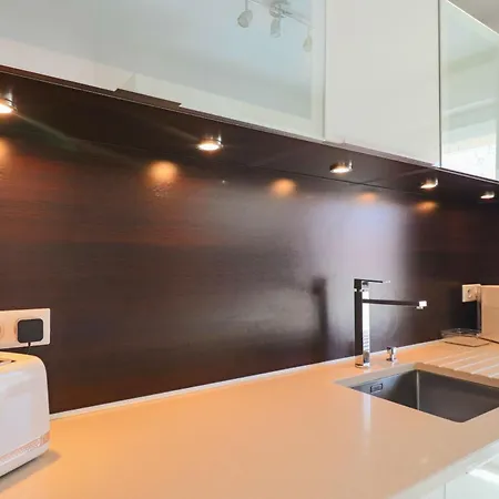 Apt Lumineux Avec Terrasse A 5' Du Centre * קאן